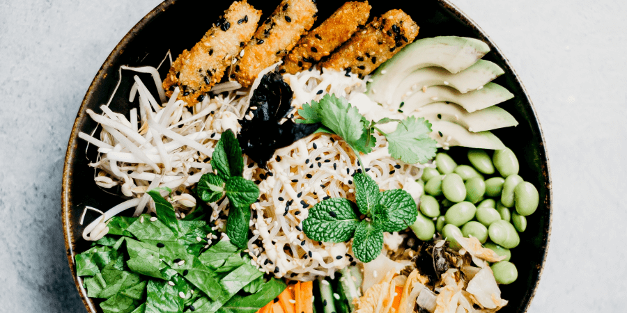 Salad with chicken and vegetables